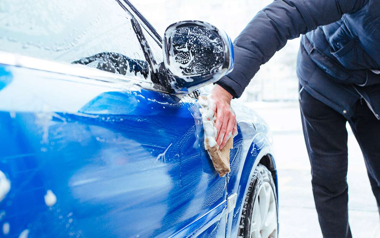 Почти четверть водителей не моют машину зимой — опрос ЗР