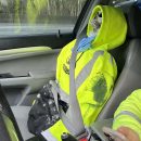 Скелет в худи в качестве пассажира: еще и не такое увидишь на дорогах